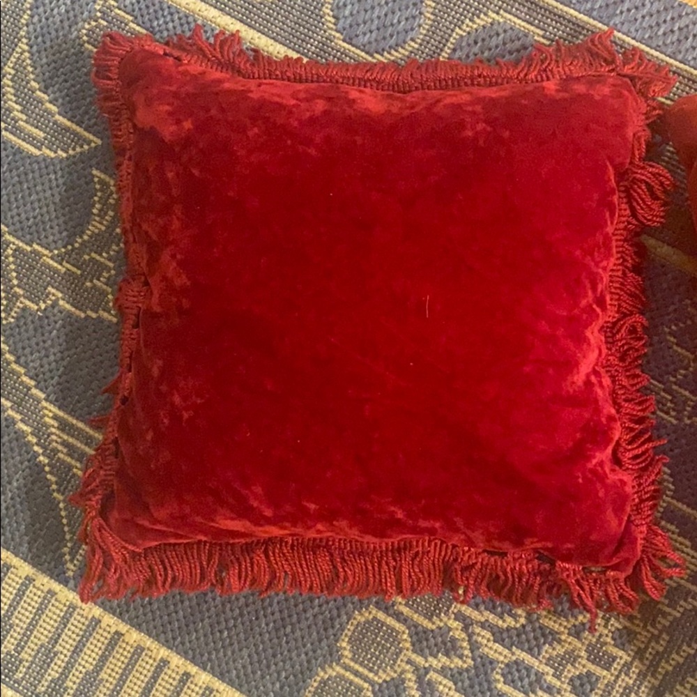 Set of two small cushions